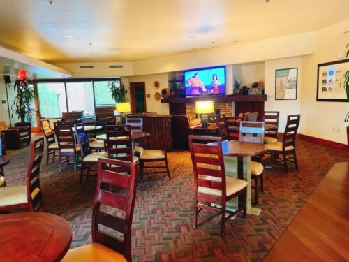 アップタウン_セドナ_ハイアット_ホテル_部屋_ムービーナイト