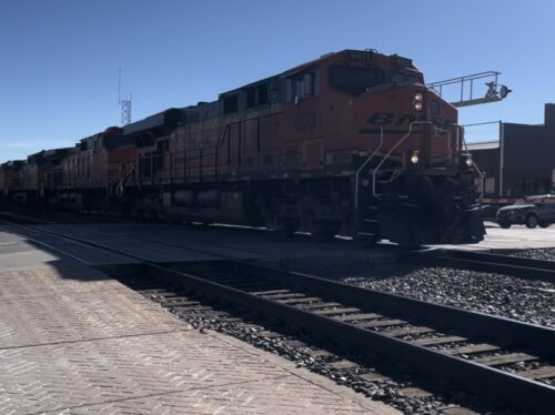 フラッグスタッフ_観光_アリゾナ_避暑地_おすすめ_フォトスポット_線路_列車_ルート66