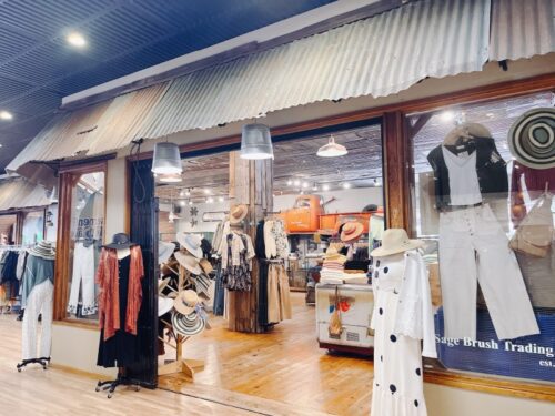 フラッグスタッフ_観光_アリゾナ_避暑地_おすすめ_オールドタウン_服_かわいい_お土産