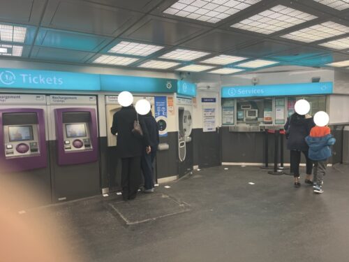 パリ_フランス旅行_メトロ_地下鉄_駅_乗り方
