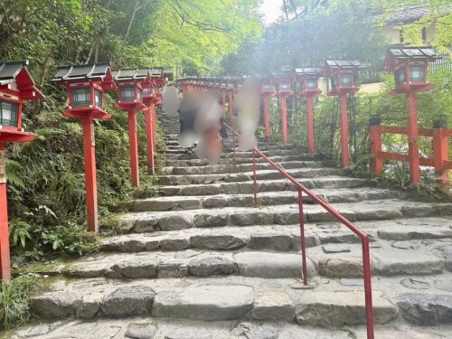 京都_貴船_観光_貴船神社　_kifunejinjya_水占い_プラン