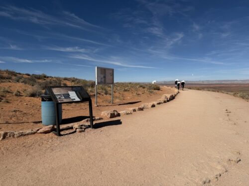 アリゾナ_観光_ホースシューベンド_horseshoebend_arizona_トレイル