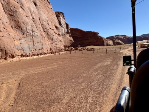 モニュメントバレー_ジープツアー_ナバホ_限定エリア