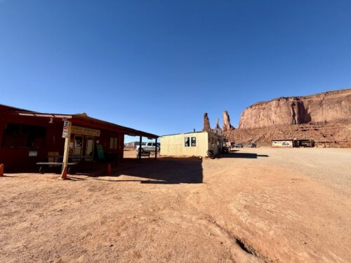 モニュメントバレー_ジープツアー_ナバホ_トイレ休憩