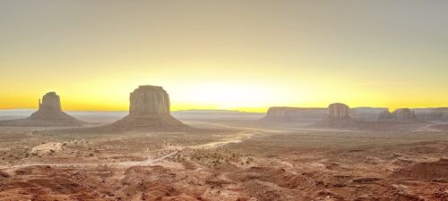 モニュメントバレー_旅行_プラン_回り方_おすすめ_1泊2日_ ホテル_朝日_sunrise_monumentvalley