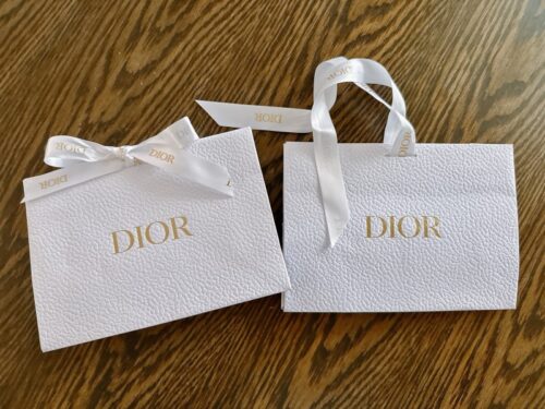紙袋_ルール_断捨離_残す_捨てる_再利用_モヤモヤ_化粧品_DIOR