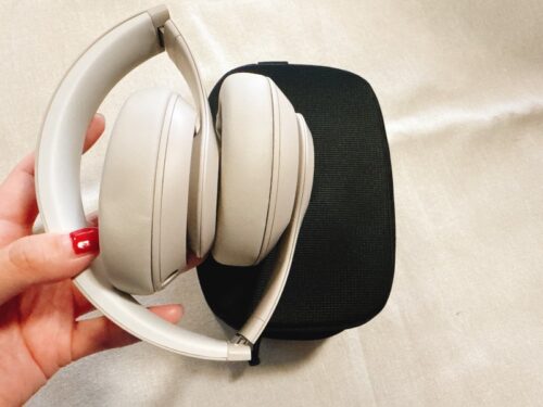 アメリカ_国内_スーツケース_2泊3日_パッキング_ロードトリップ_持ち物_ヘッドフォン