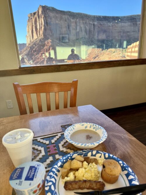 モニュメントバレー_ホテル_体験談_宿泊記_THEVIEWHOTEL_ビューホテル_朝食