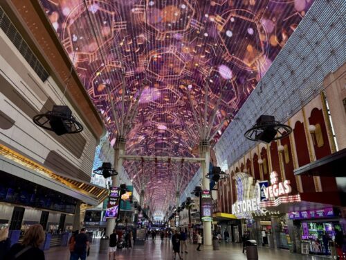 ラスベガス_観光_おすすめ_vegas_フリーモント・ストリート・エクスペリエンス_商店街