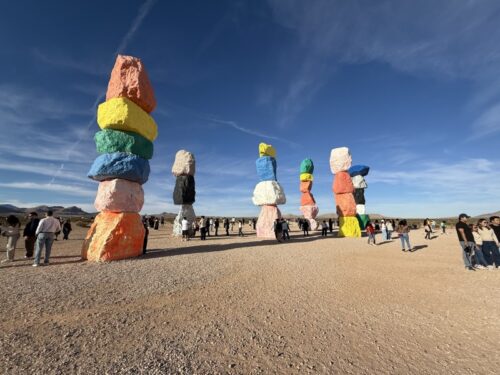 ラスベガス_観光_おすすめ_セブン_マジック_マウンテンズ_Seven_Magic_Mountains_vegas