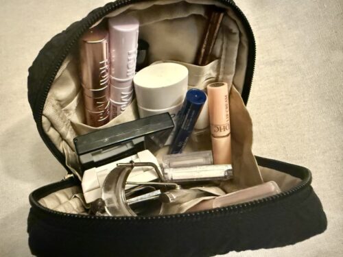 アメリカ_国内_スーツケース_2泊3日_パッキング_ロードトリップ_持ち物_メイクポーチ