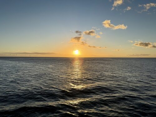 ハワイ_サンセット_クルーズ_ディナー_スターオブホノルル_3スター_デッキ_景色