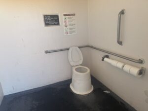 アメリカ生活_アリゾナ_トイレ_お手洗い_観光_公衆トイレ_ホースシューベンド_空港