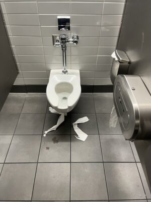 アメリカ生活_アリゾナ_トイレ_お手洗い_観光_公衆トイレ_フェニックス_空港