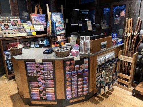 アリゾナ_グランドキャニオン_ビレッジ_ホテル_おすすめ_el-tovar-hotel_売店