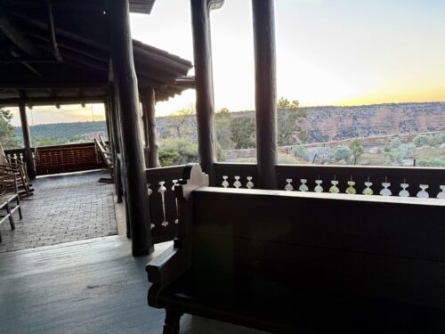 アリゾナ_グランドキャニオン_ビレッジ_ホテル_おすすめ_el-tovar-hotel_景色_景色_テラス_ブランコ