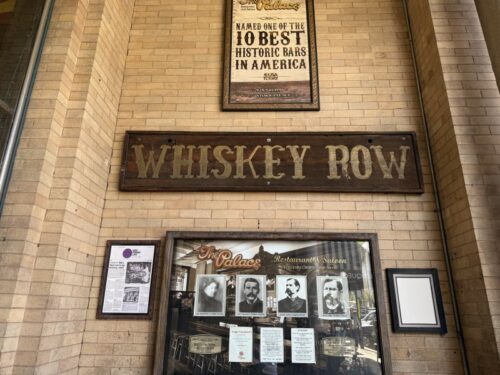 プレスコット_おすすめ_レストラン_バー_老舗_歴史_ごはん_ランチ_アメリカン_palace