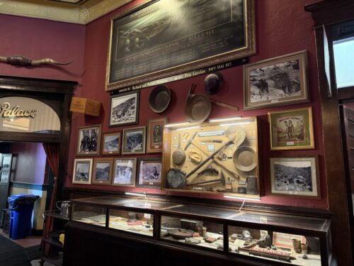 プレスコット_おすすめ_レストラン_バー_老舗_歴史_ごはん_ランチ_アメリカン_palace