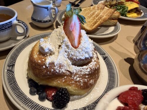 el-tovar-dining-room-grandcanyon_グランドキャニオン_レストラン_モーニング_朝食_ご飯_おすすめ_シナモンロール