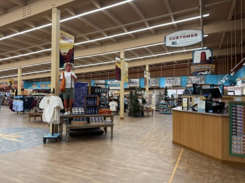 グランドキャニオン_アリゾナ_おすすめ_サウスリム_ギフト_土産_general-store-スーパー_ビレッジ