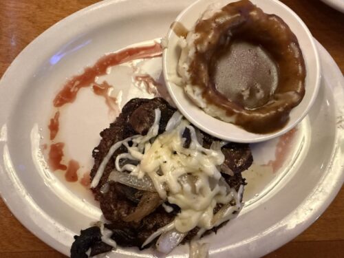 texas_road_house_アメリカ旅行_ ご飯_アリゾナ_ステーキ_テキサスロードハウス_レポ_メニュー_チョップドステーキ