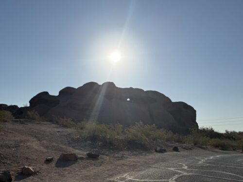 アリゾナ_観光スポット_おすすめ_パパゴパーク_ホールインザロック_holeintherock